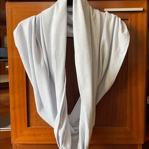 LULULEMON VINYASA SCARF! SILVER GRAY STRIPE! MINT!